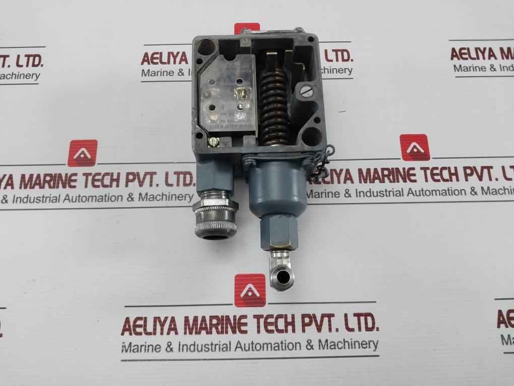 Allen-bradley 836T-t252J Pressure Control Ip66 - Image 6