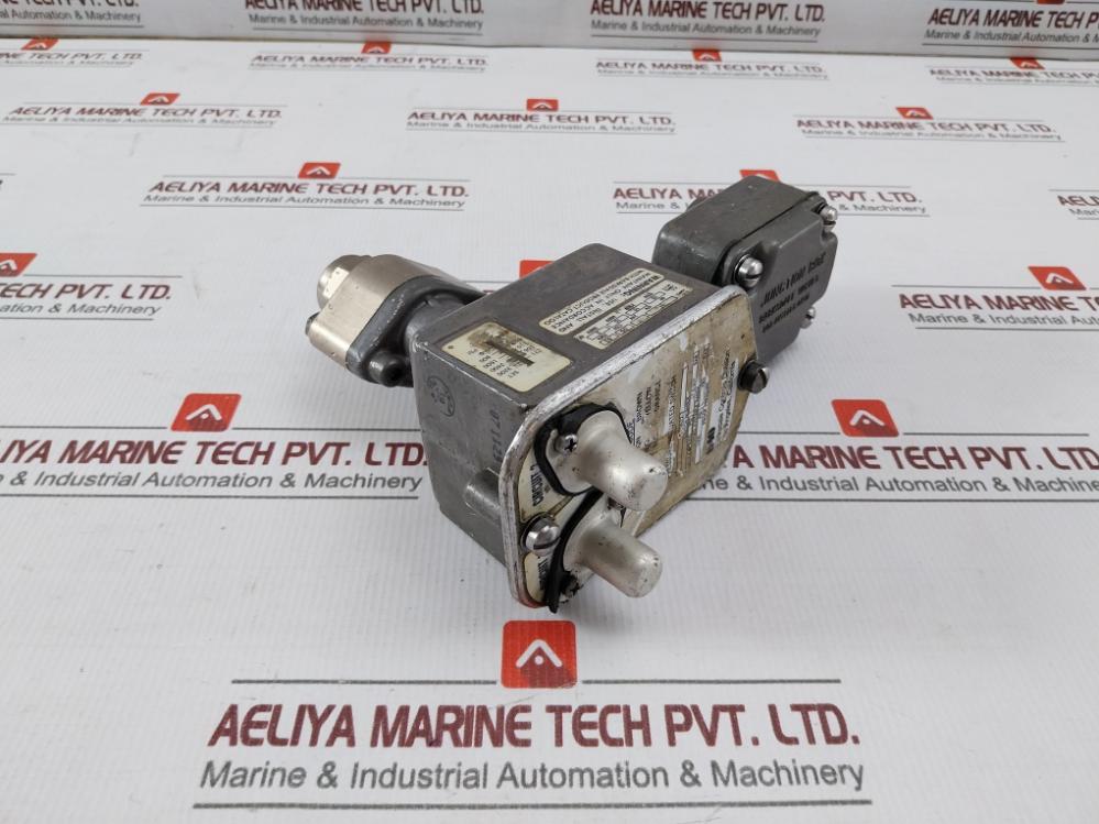 Barksdale C9622-3 Pressure Actuated Switch - Image 4