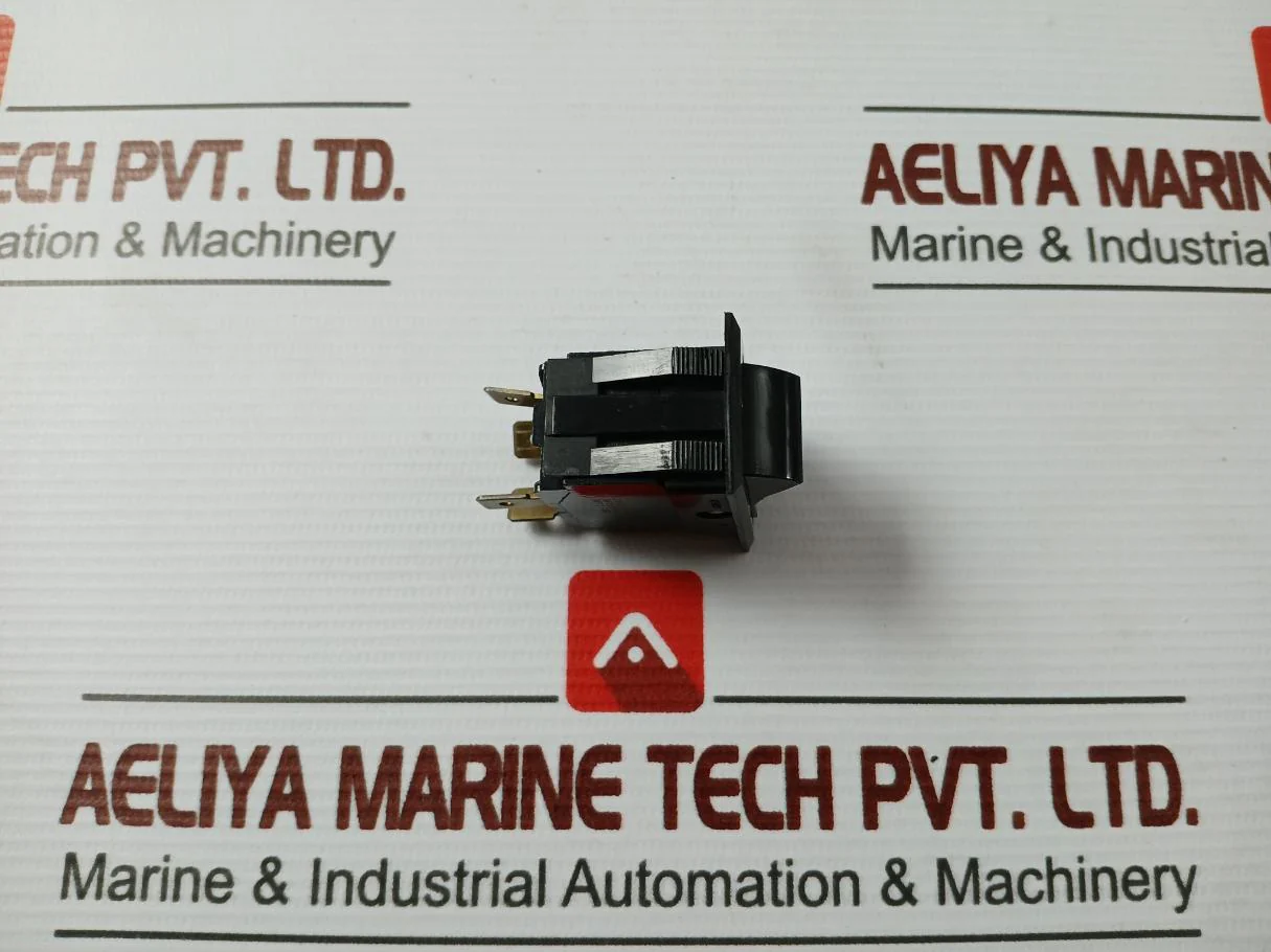 Eaton 20A 125-277Vac Carling Switch - Image 4