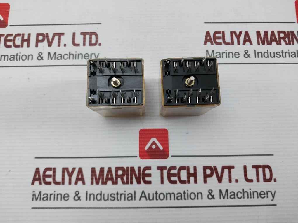 Fujitsu 233N-4T Auxiliary Relay 60Hz 100-110V - Image 2