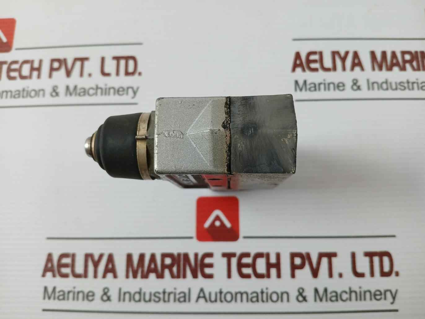 Honeywell Dte6-2Rn Micro Snap Switch - Image 8