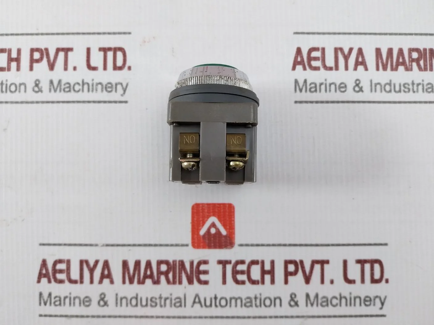 Izumi 411C Push Button Switch 600V Max - Image 4