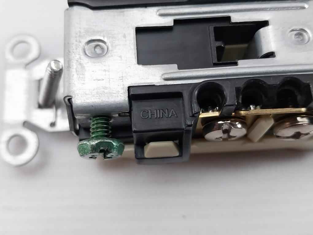 Lot Of 2X Hubbell Spec Grade Duplex Receptacle 20A 125V - Image 9