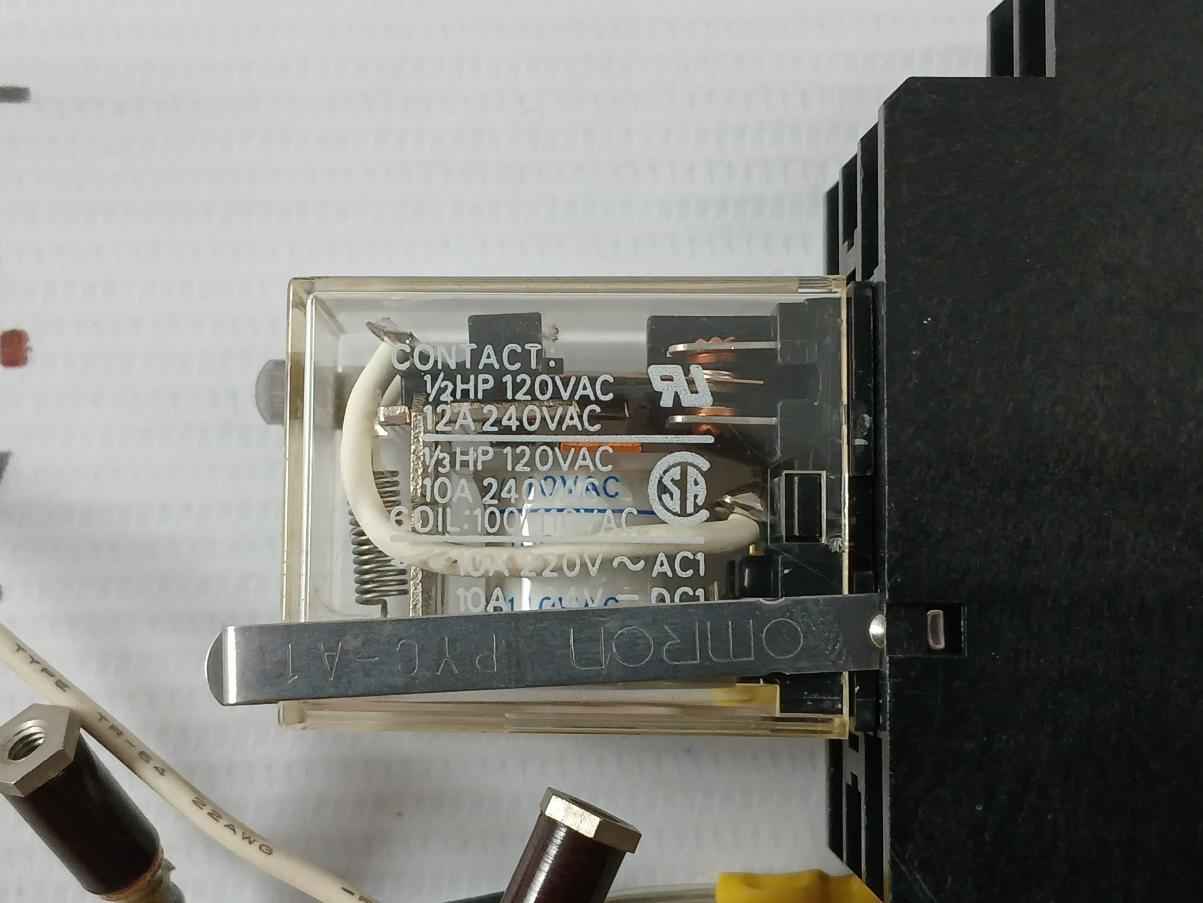 Omron Ly2 Relay With A Socket Base 100/110 Vac - Image 8
