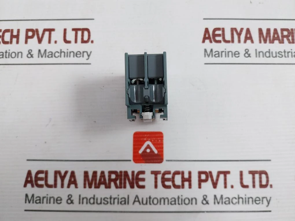 Schneider Electric Laen11 Auxiliary Contact Block - Image 7